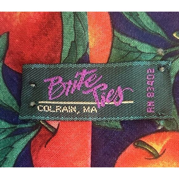 Vintage Brite Eyes Tie - Bold Peaches Fruit Print - Made in USA - 57” Retro 80’s - Picture 4 of 6